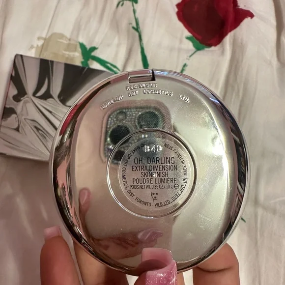 Brand new Mac highlighter in oh darling - Picture 3 of 3